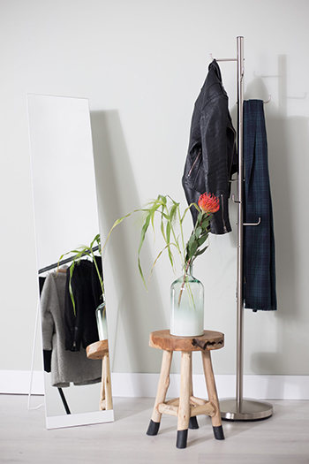 Form-Stand White Mirror